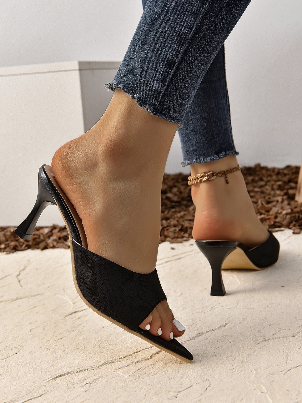 Vintage Pattern Pointed-toe Heels - JEXIE